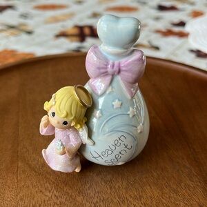 Avon Precious Moments ‘’Heaven Scent’’ ceramic figurine